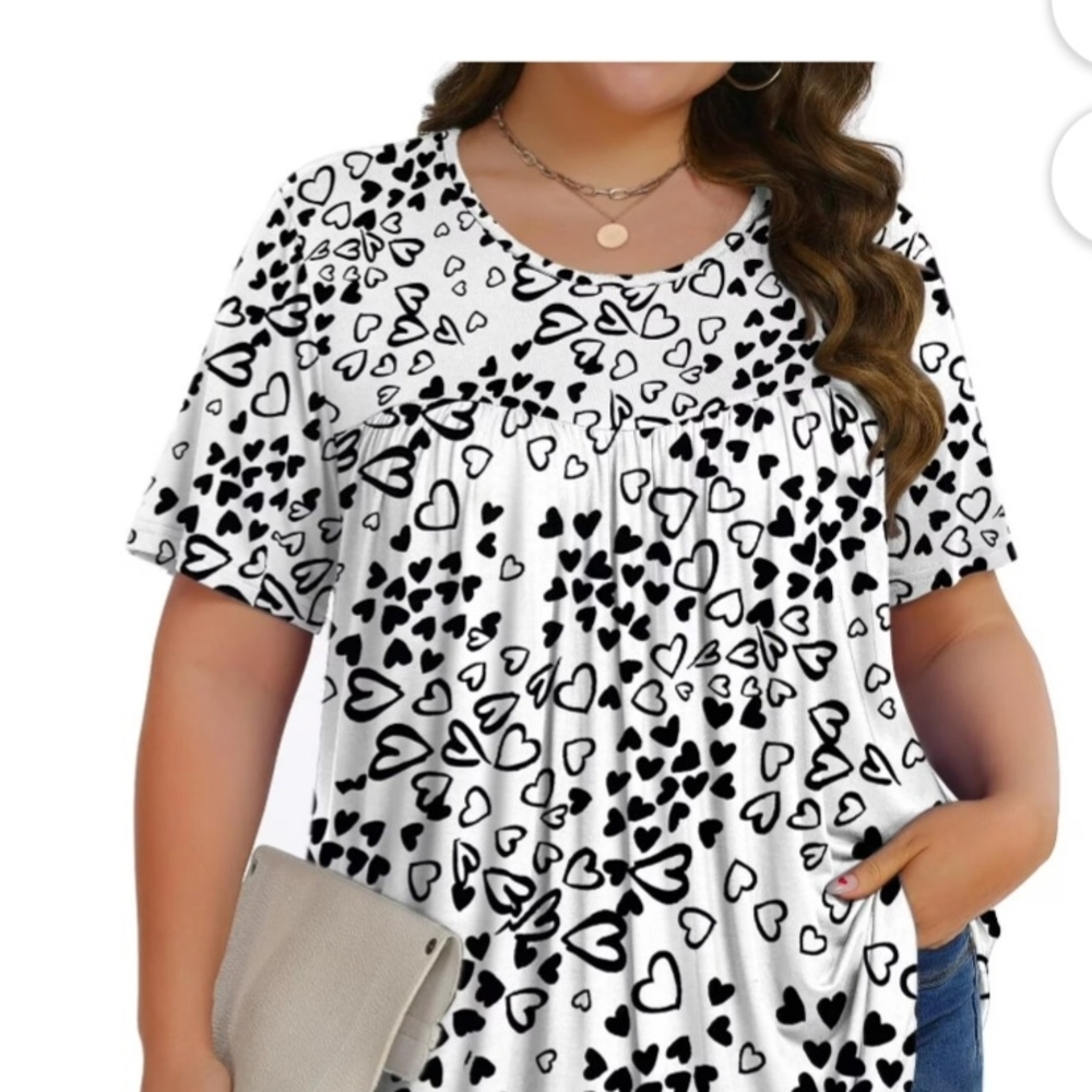 Heart Motif Women's Short Sleeve Top
